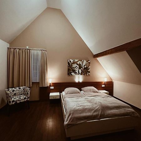 Hotel Gasthaus Lindenhof Much Esterno foto