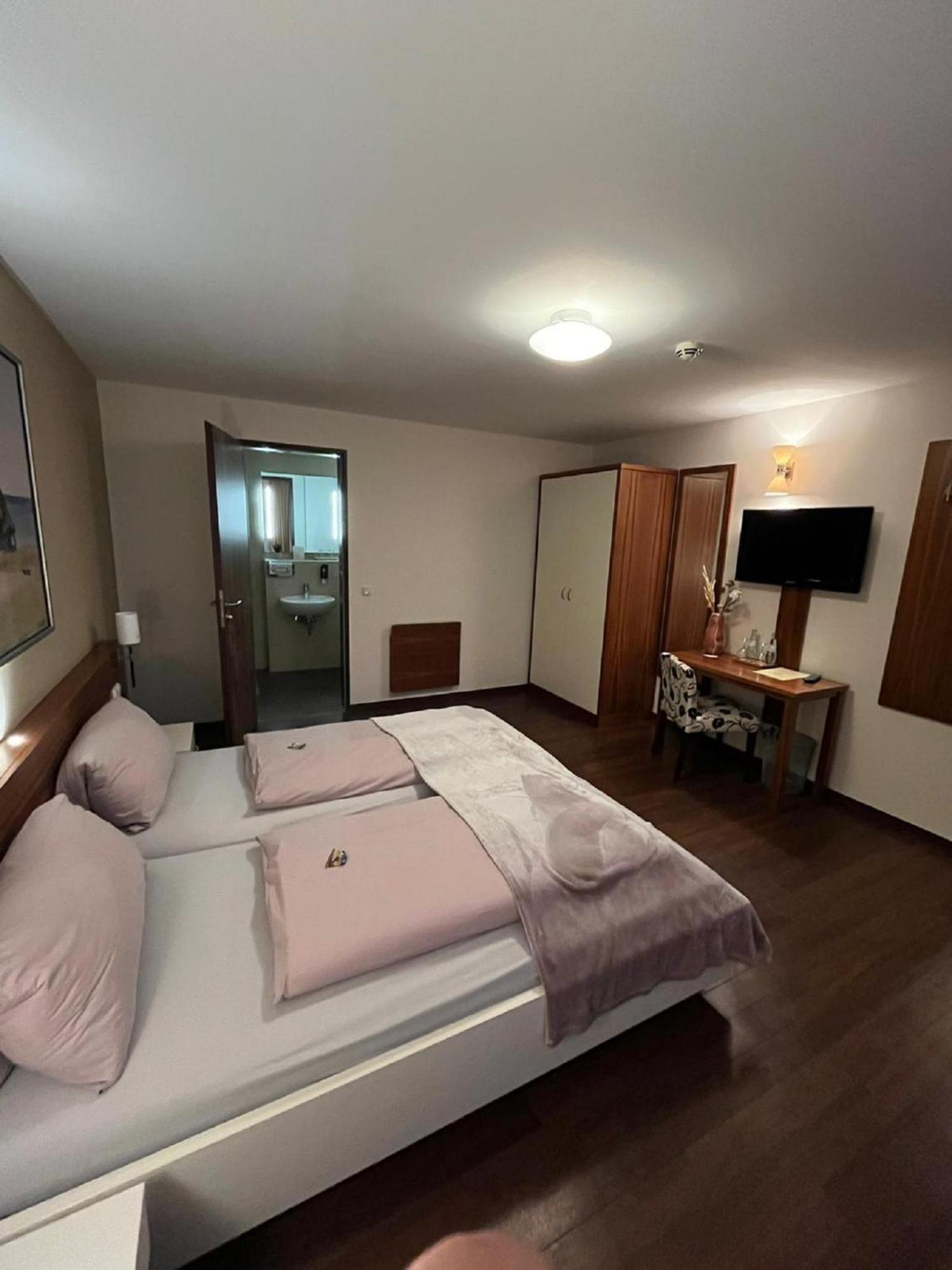 Hotel Gasthaus Lindenhof Much Esterno foto