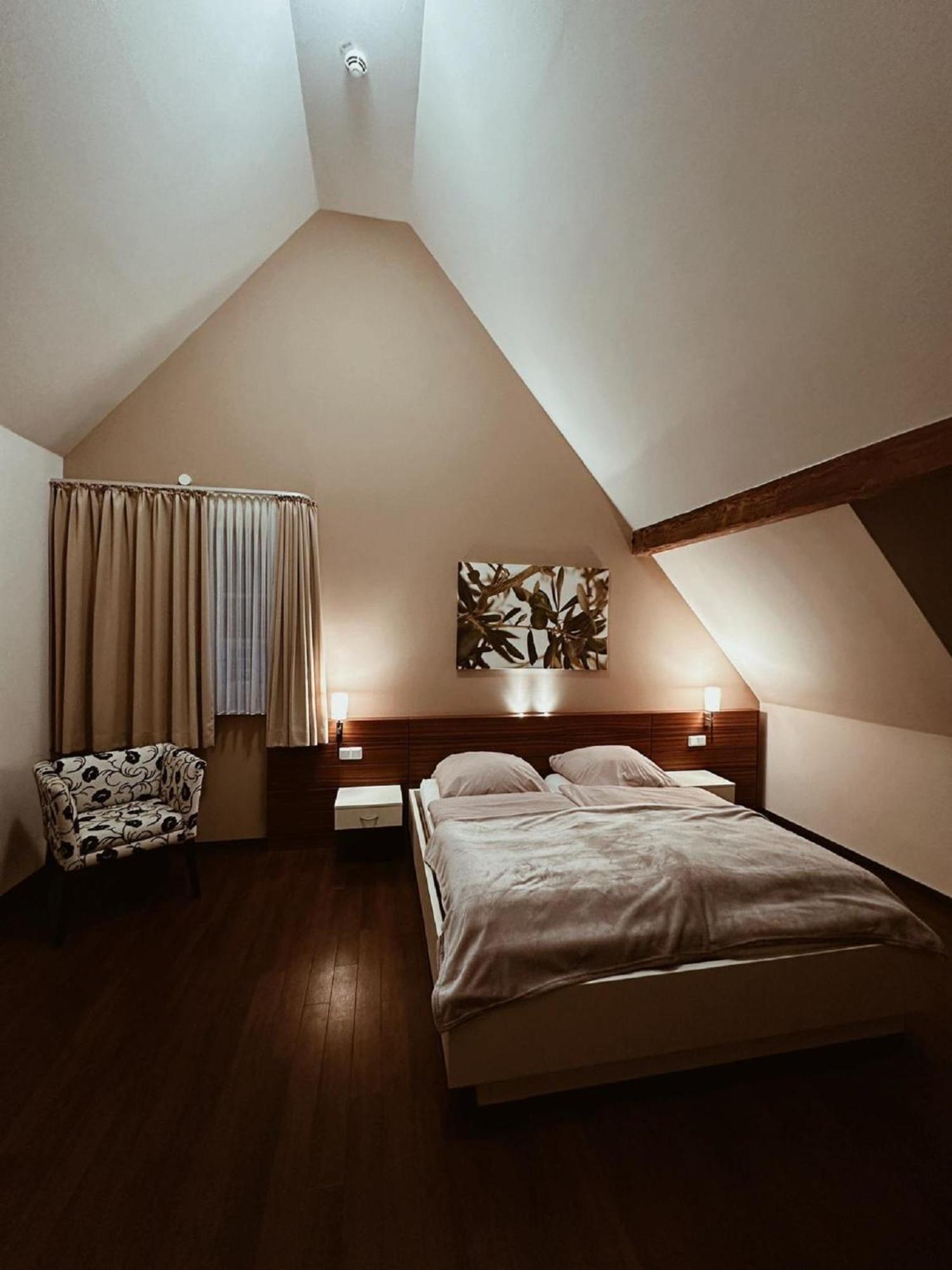Hotel Gasthaus Lindenhof Much Esterno foto