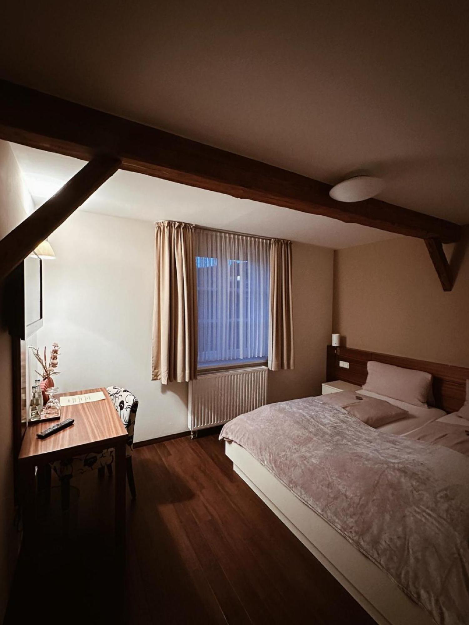 Hotel Gasthaus Lindenhof Much Esterno foto