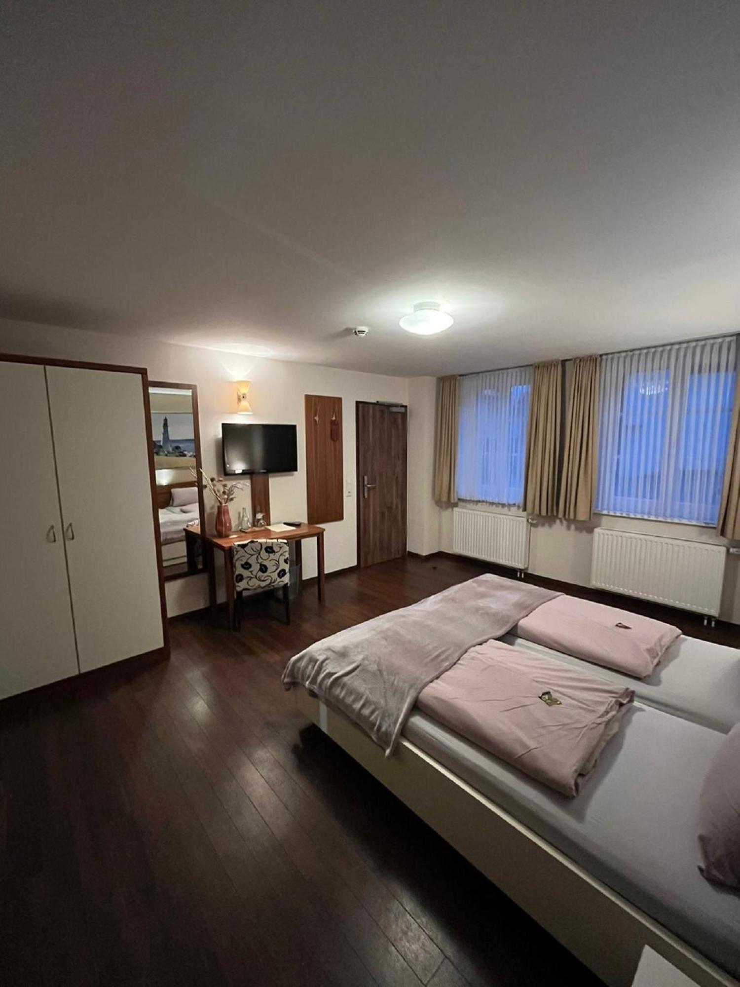Hotel Gasthaus Lindenhof Much Esterno foto